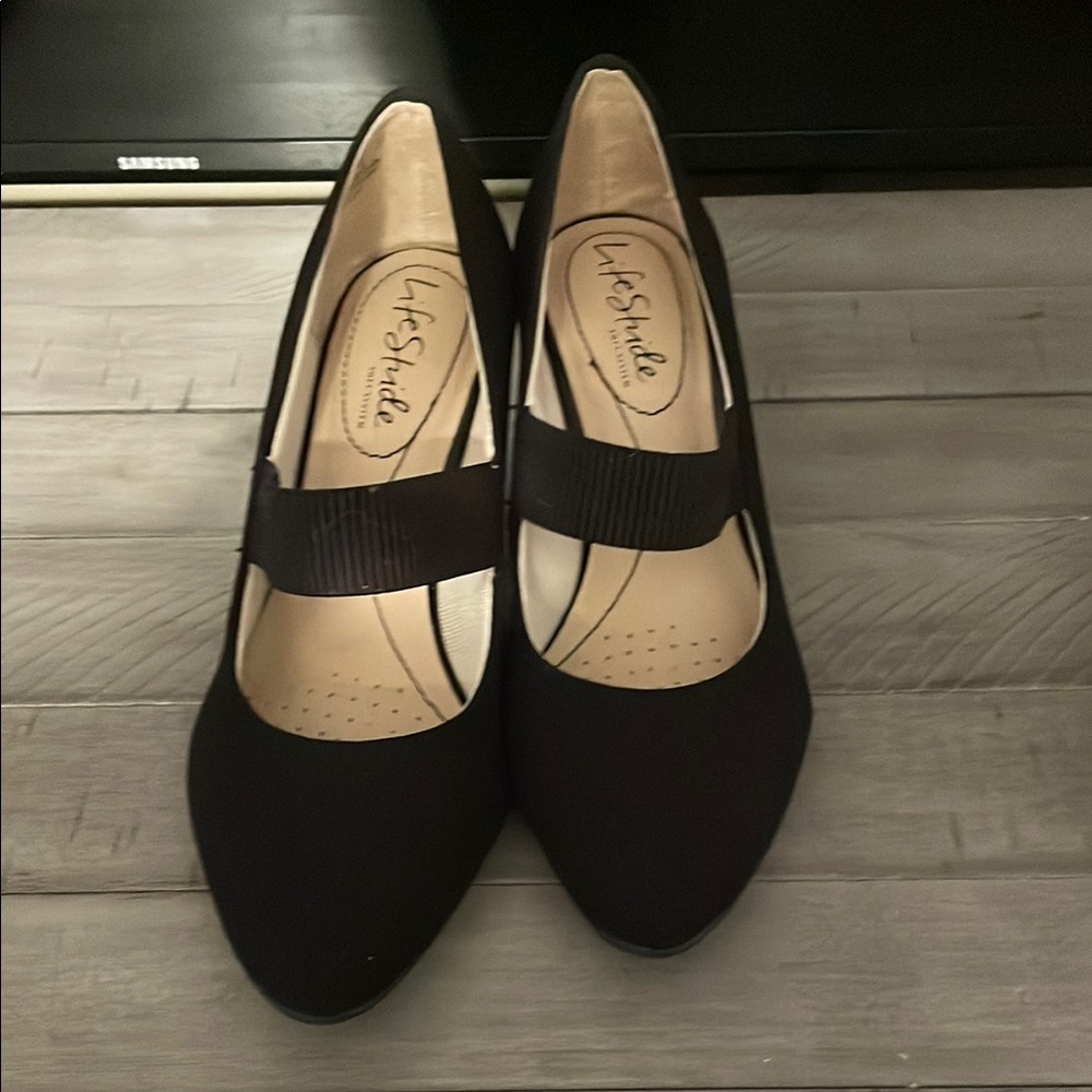 Brand New Life Stride Women's Black Wedges with Strap
